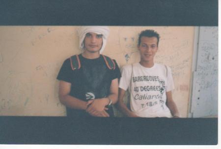 moi avec le chache et mon ami djazil